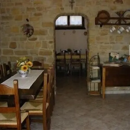 Farm stay Azienda Agrituristica Colle San Giorgio Castiglione Messer Raimondo